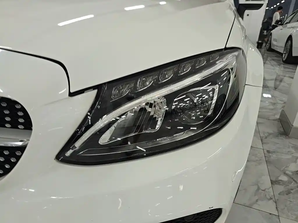 Mercedes-Benz C-Class (Import) — миниатюра 24