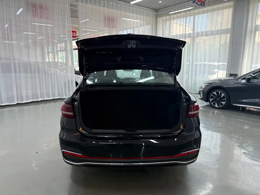 Volkswagen Lavida — миниатюра 10