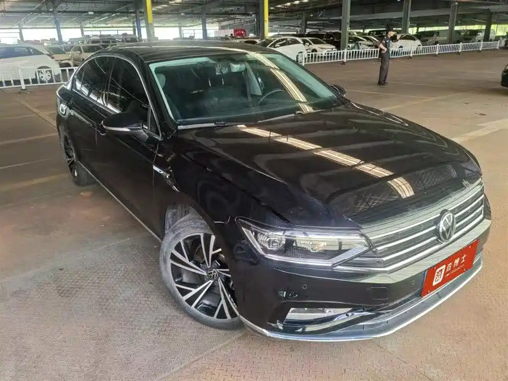 Volkswagen Magotan 2023 200 0k Units Anniversary Edition 330TSI DSG Luxury Type