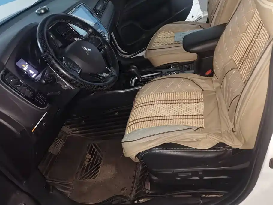 Mitsubishi Outlander — миниатюра 9