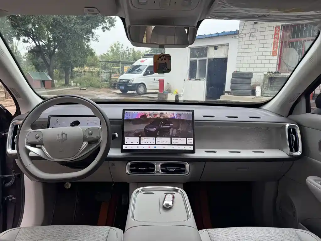 Leapmotor Leapmotor B10 — миниатюра 7
