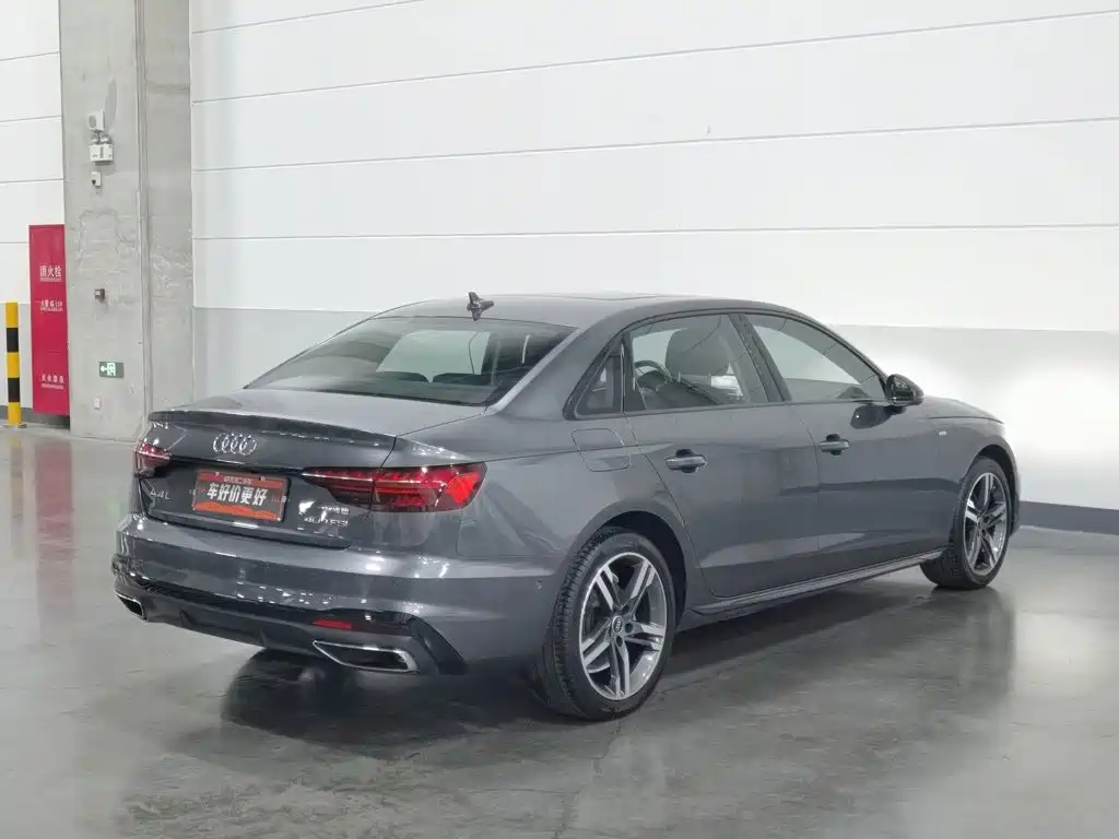 Audi A4L 2022 40 TFSI Luxury