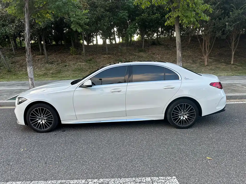 Mercedes-Benz C-Class — миниатюра 8