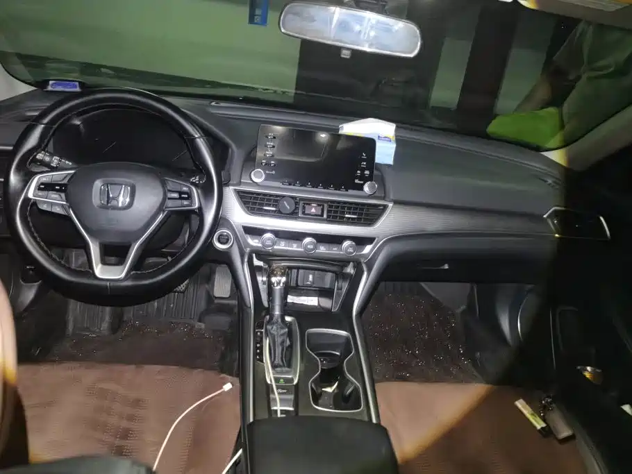 Honda Accord — миниатюра 12