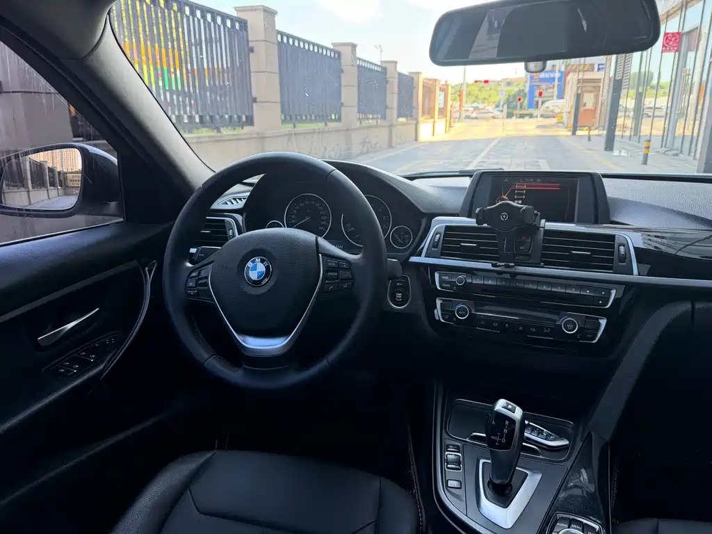 BMW 3 Series — миниатюра 7