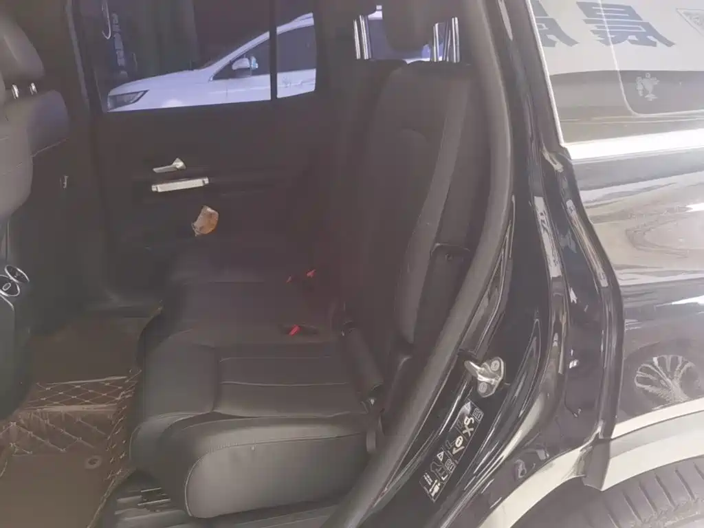Mercedes-Benz GLB — миниатюра 17