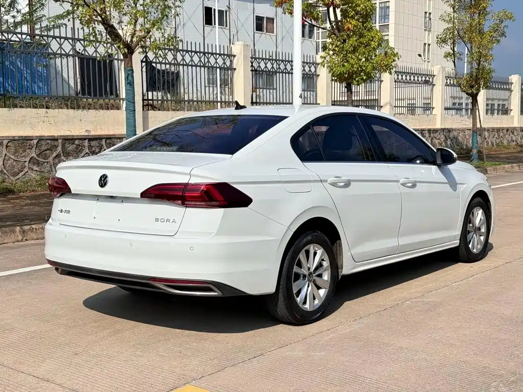 Volkswagen Bora — миниатюра 12