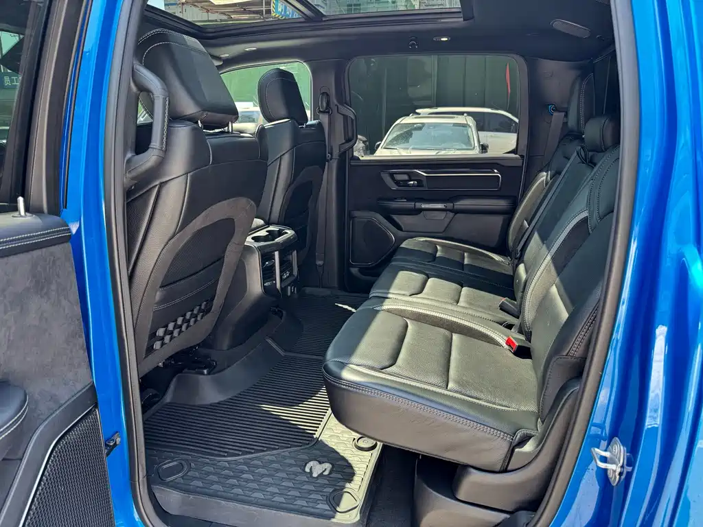Ram Trucks 2022 6.2T AT