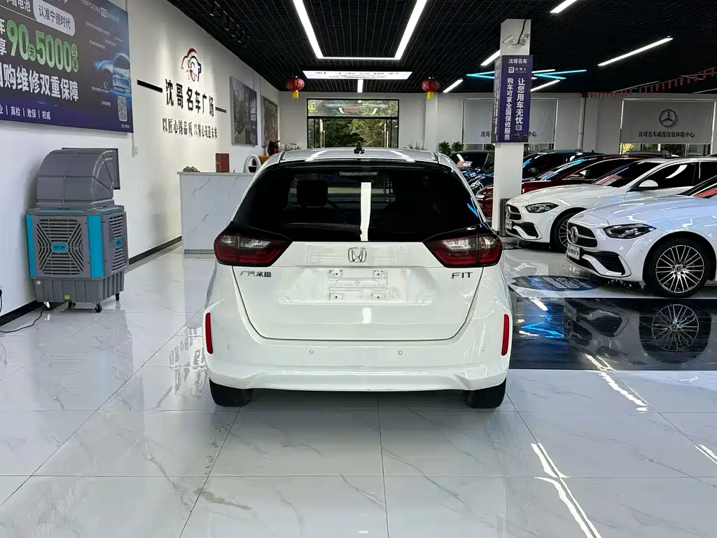 Honda Fit — миниатюра 8