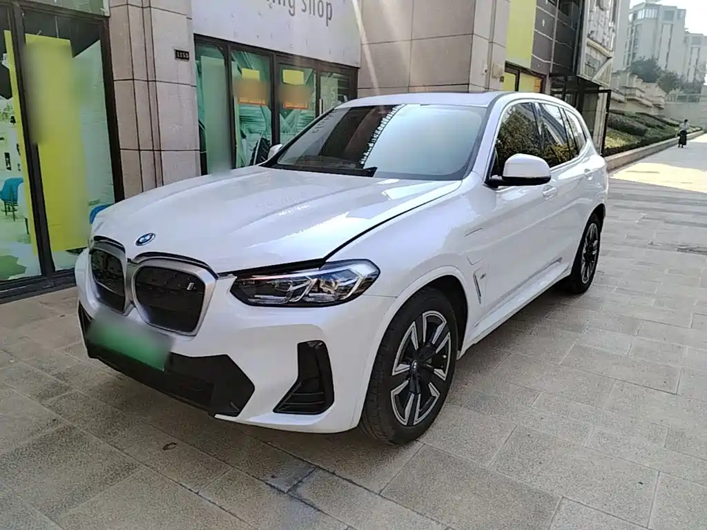 BMW iX3 — миниатюра 2