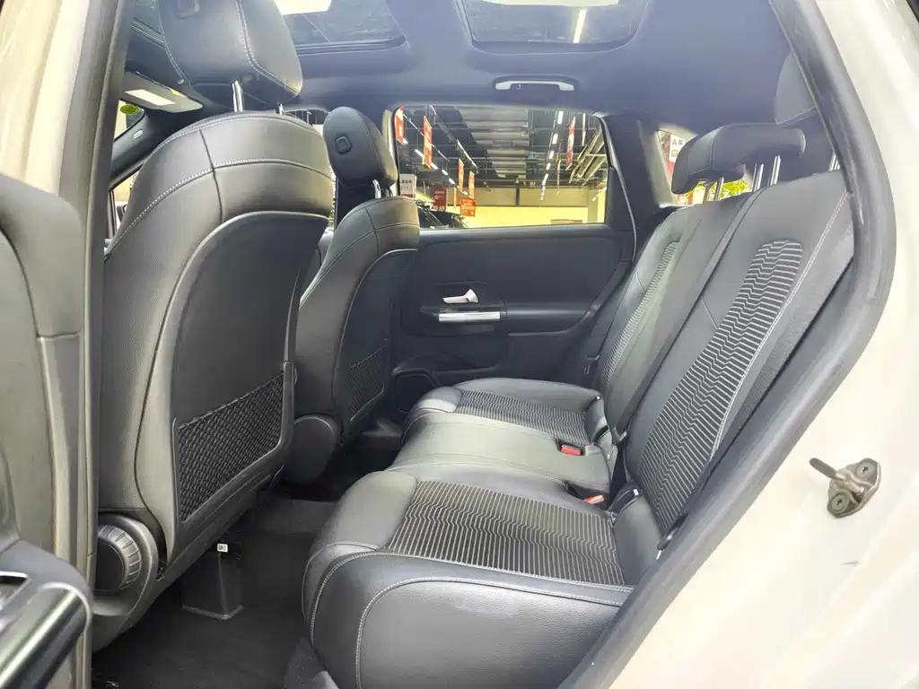 Mercedes-Benz B-Class — миниатюра 10
