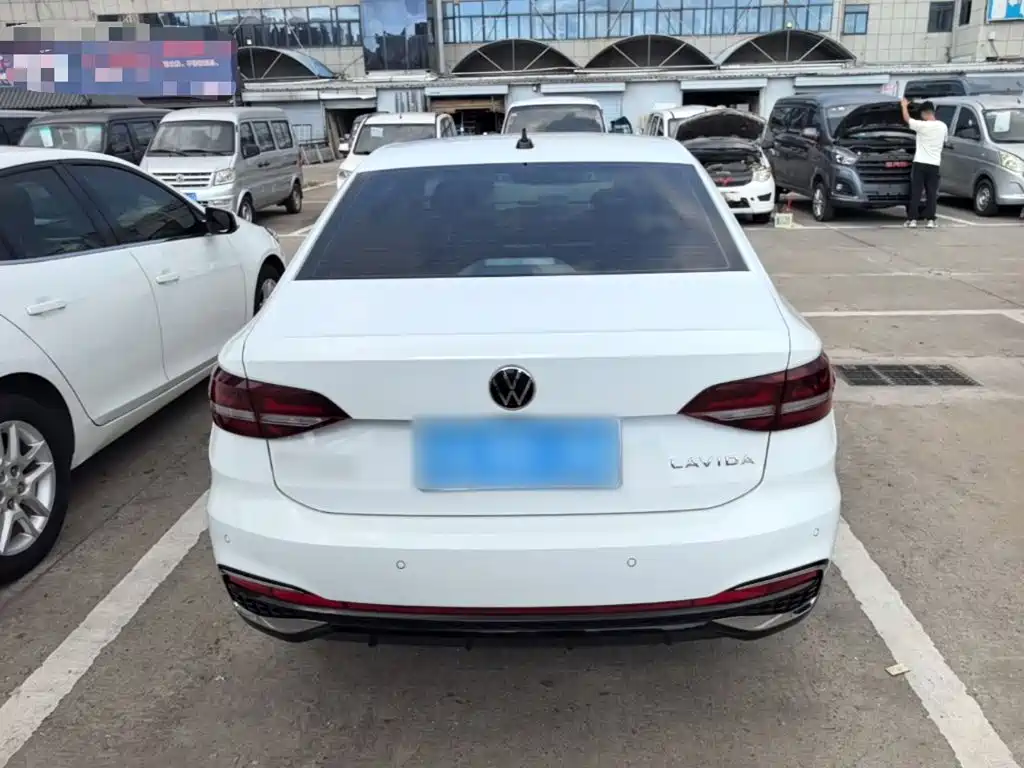 Volkswagen Lavida — миниатюра 6