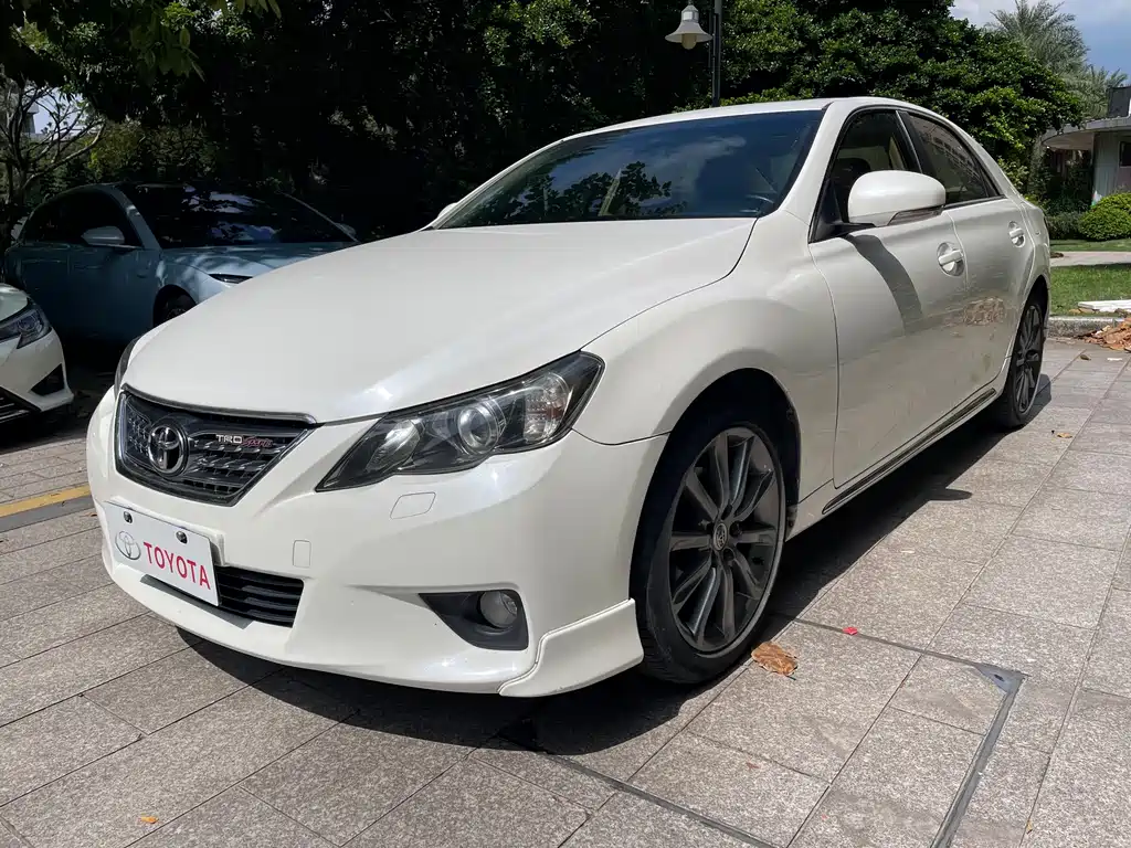 Toyota Reiz