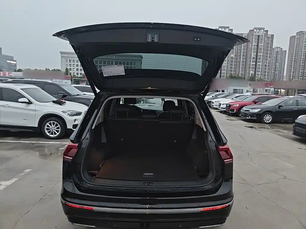 Volkswagen Tiguan L — миниатюра 19