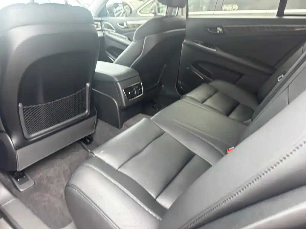 Hongqi Hongqi H7 — миниатюра 12
