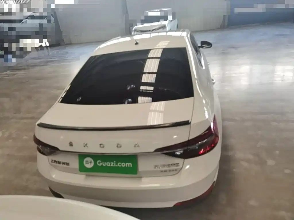 Skoda Superb — миниатюра 6