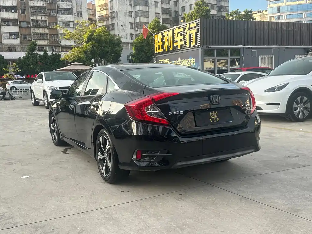 Honda Civic — миниатюра 5