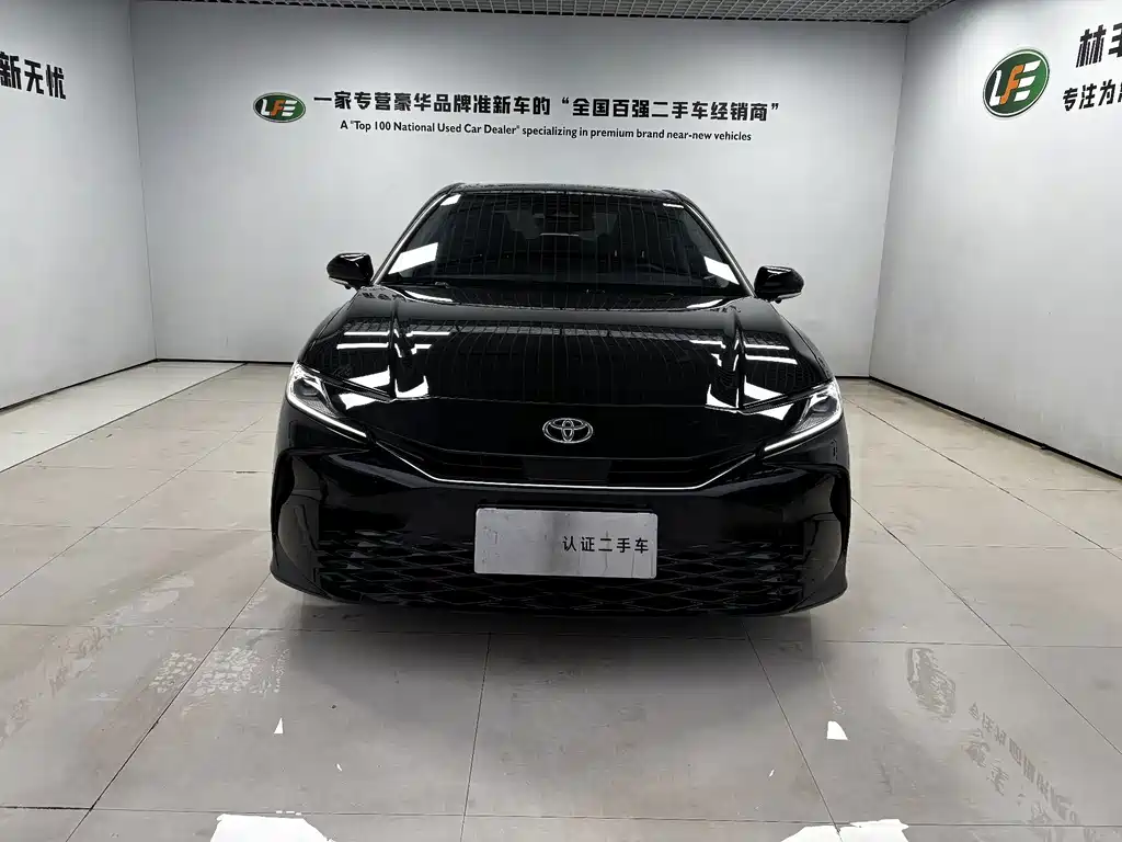 Toyota Camry — миниатюра 3