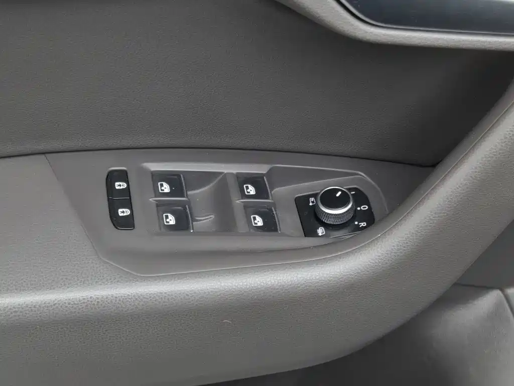Volkswagen Touareg — миниатюра 9