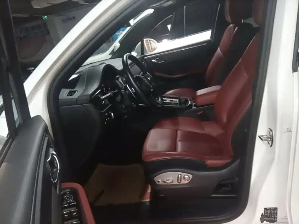 Porsche Macan — миниатюра 16