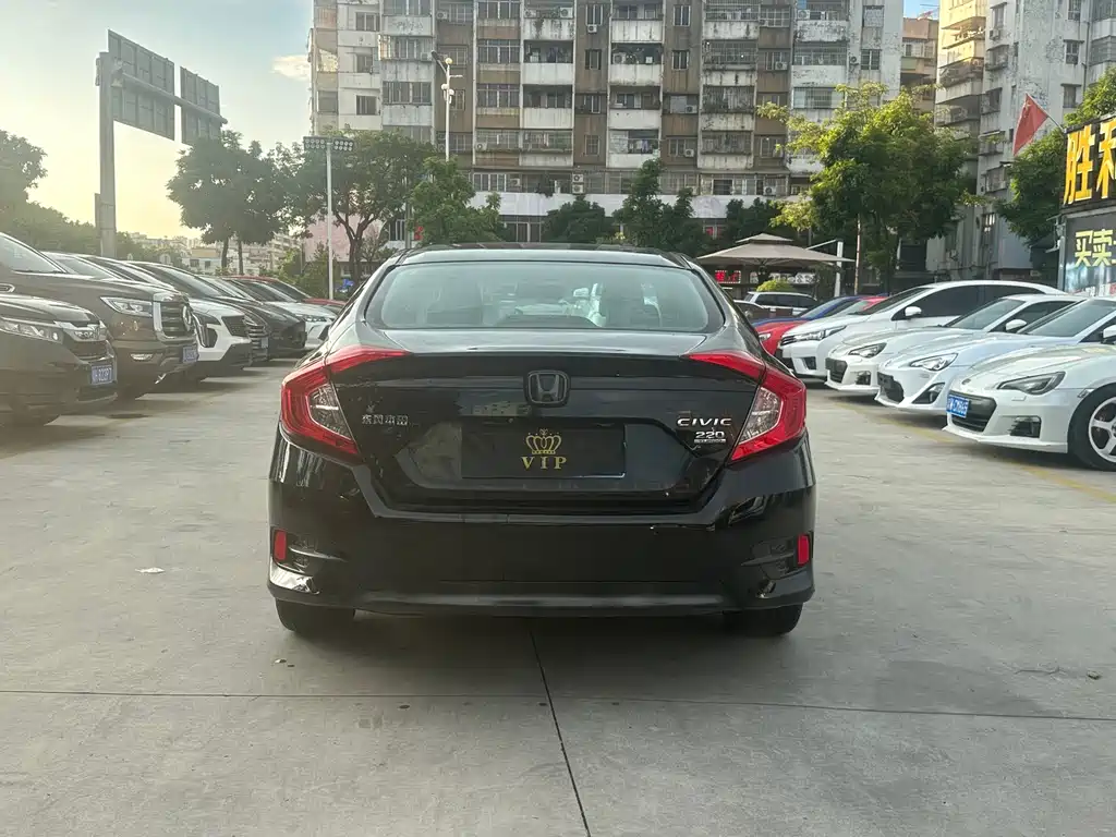 Honda Civic — миниатюра 4
