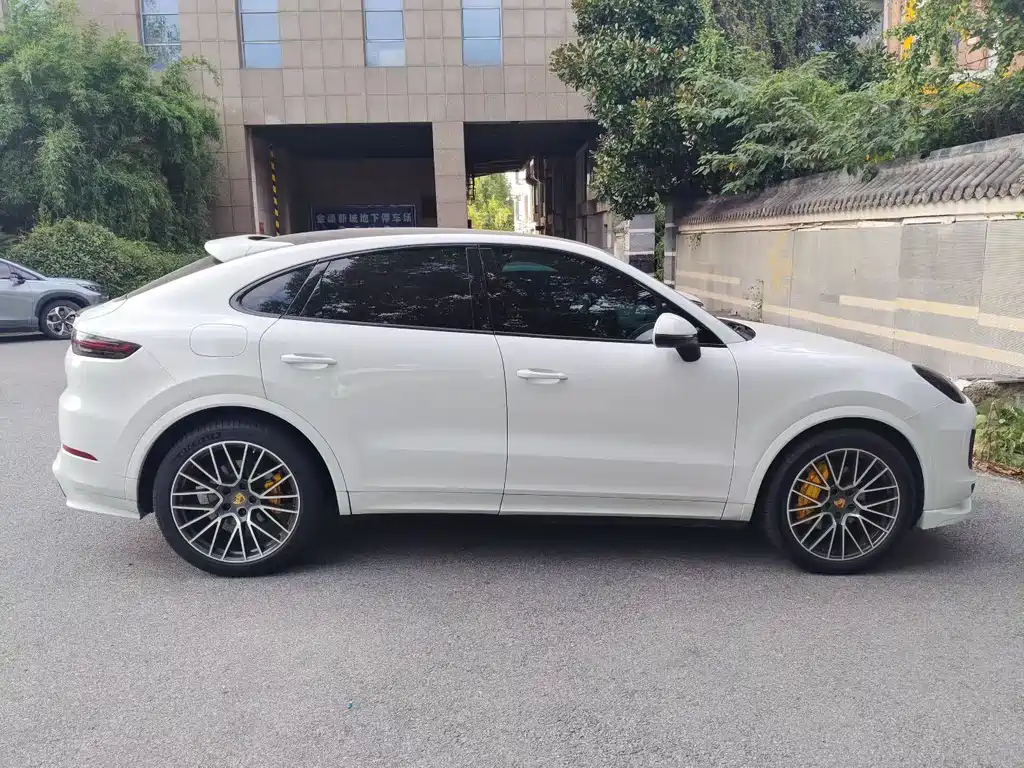 Porsche Cayenne — миниатюра 2