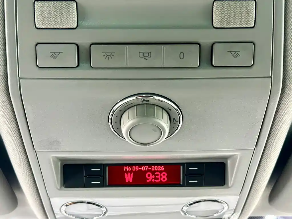 Volkswagen Touareg — миниатюра 15