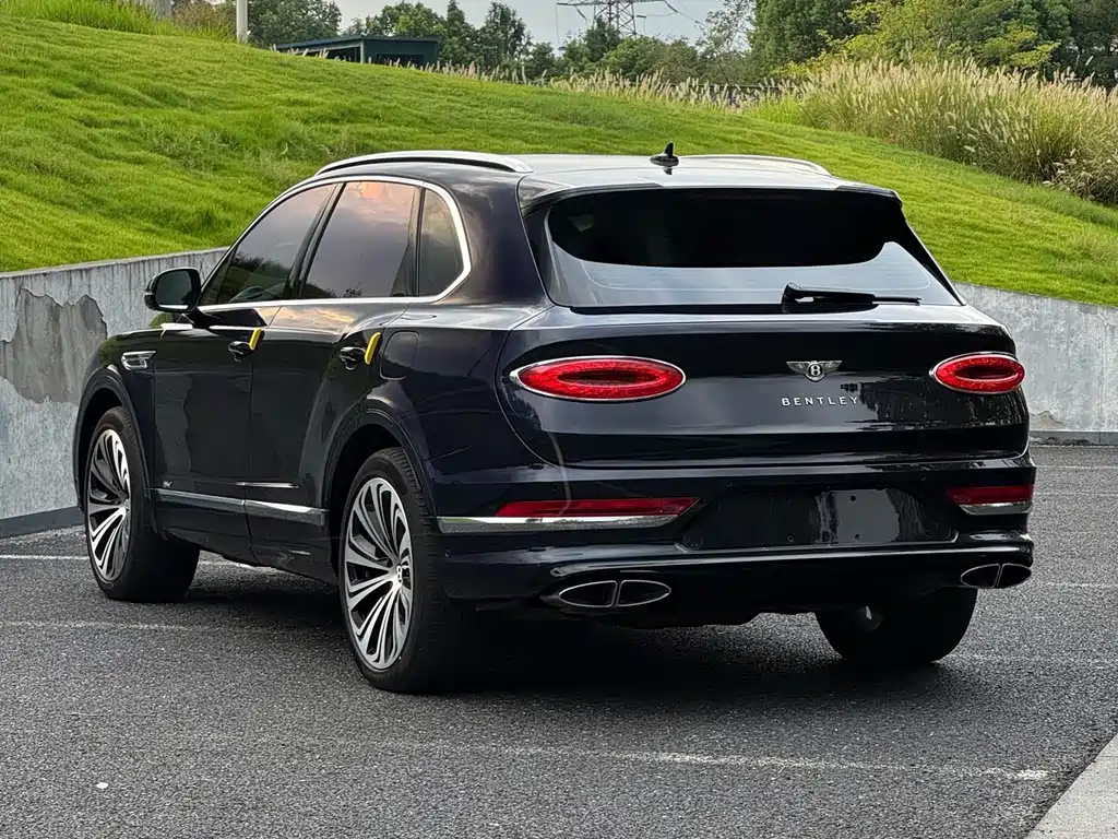 Bentley Bentayga PHEV — миниатюра 8