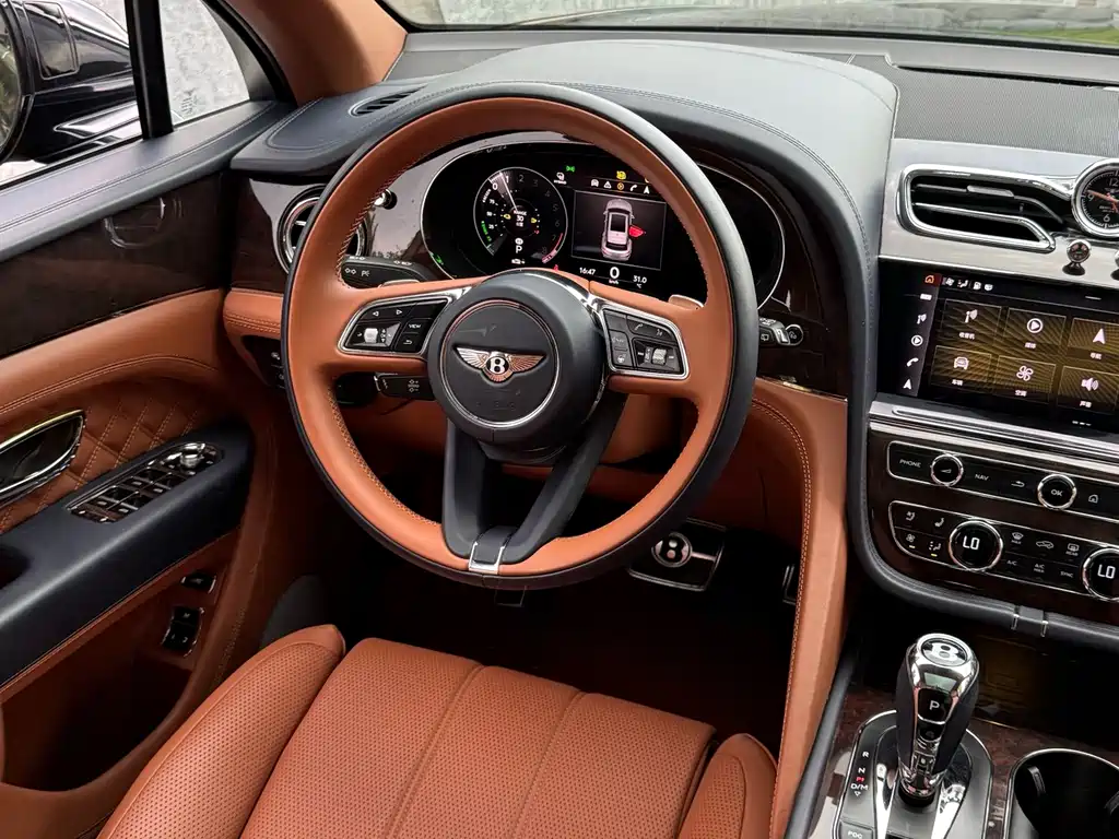 Bentley Bentayga PHEV — миниатюра 16
