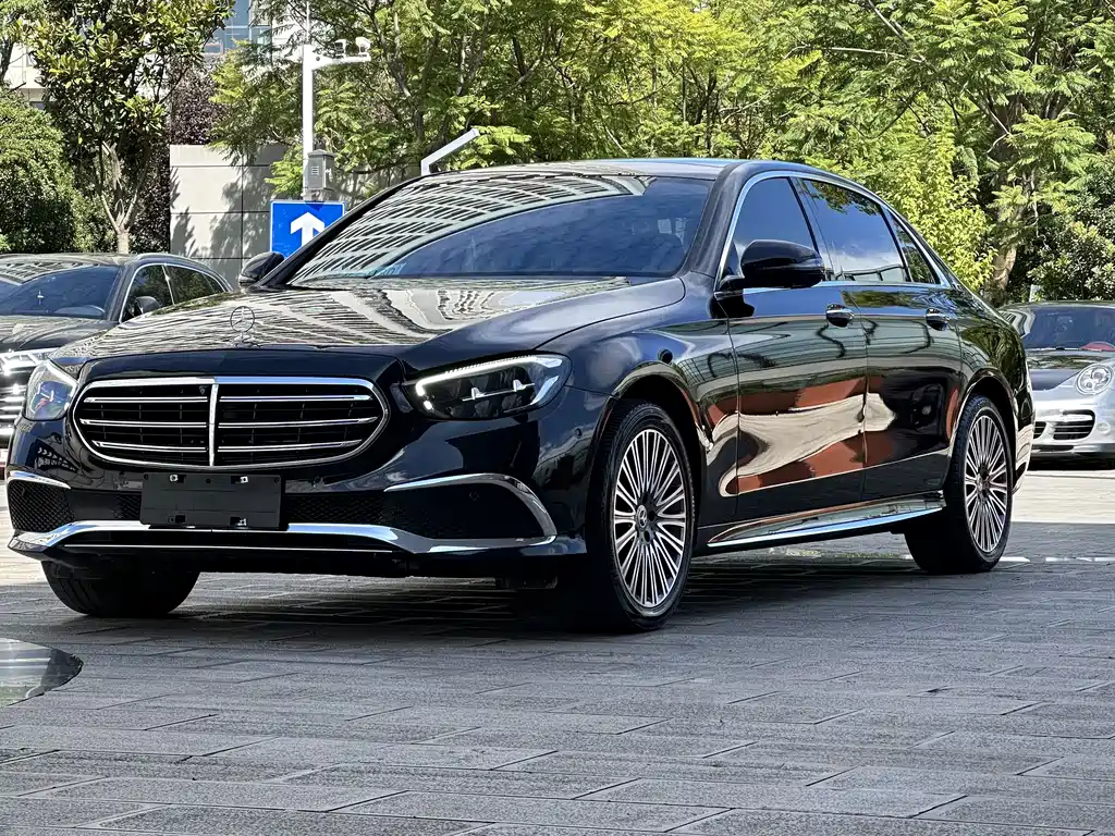 Mercedes-Benz E-Class — миниатюра 3