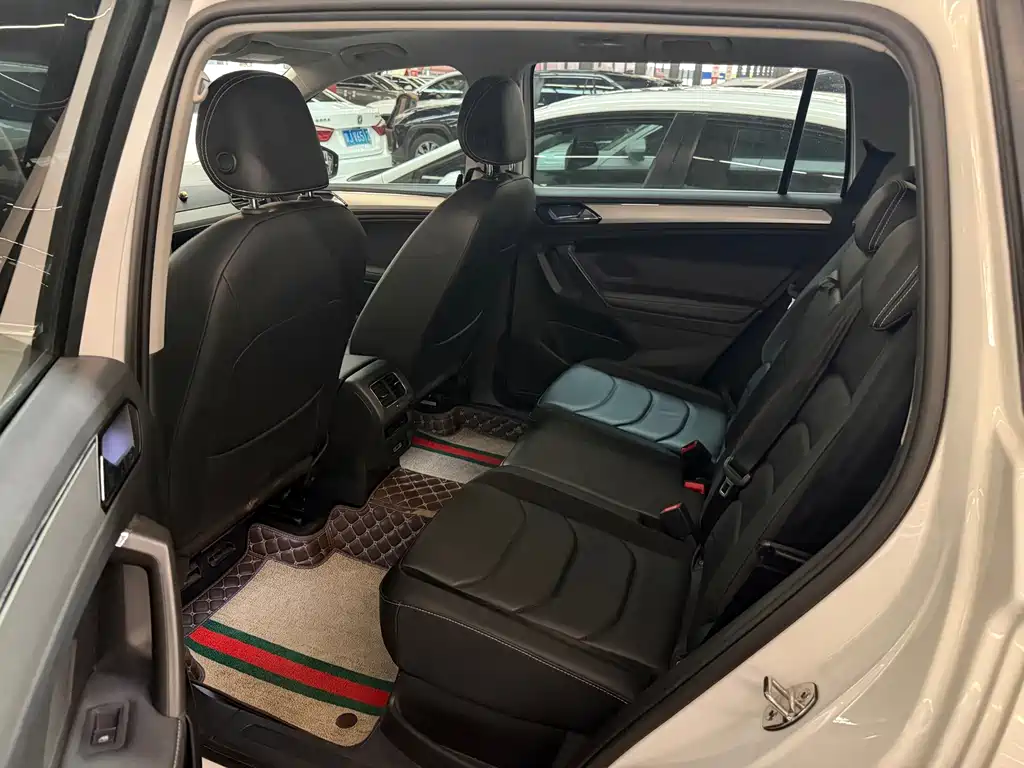Volkswagen Tiguan L — миниатюра 12