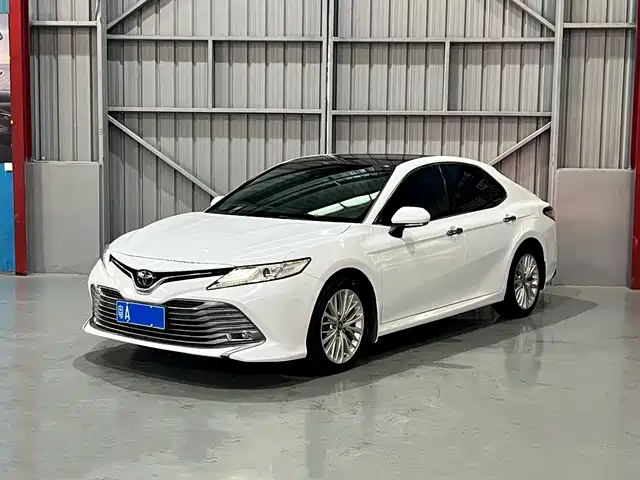 TOYOTA CAMRY 2019
