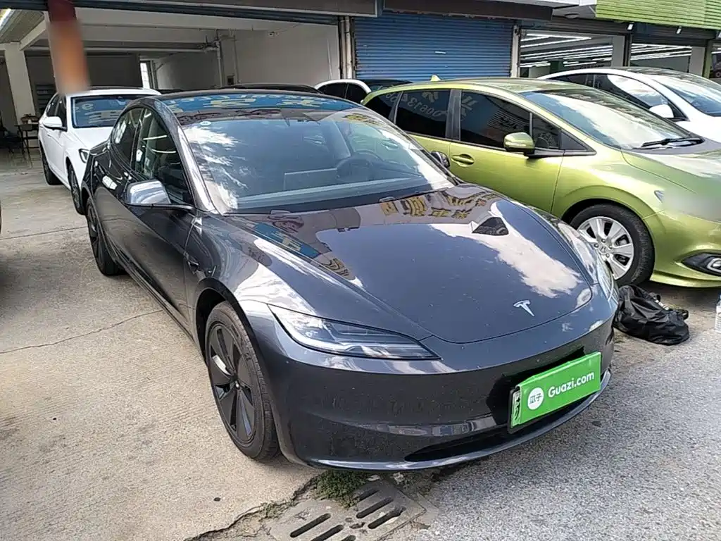 Tesla Model 3 — миниатюра 4