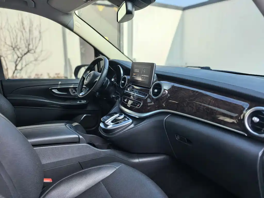 MERCEDES-BENZ V CLASS