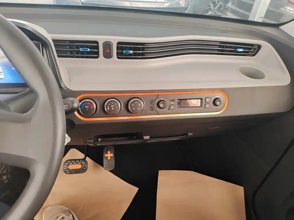 Wuling MINIEV — миниатюра 13