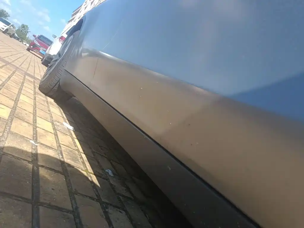 Tesla Model Y — миниатюра 21