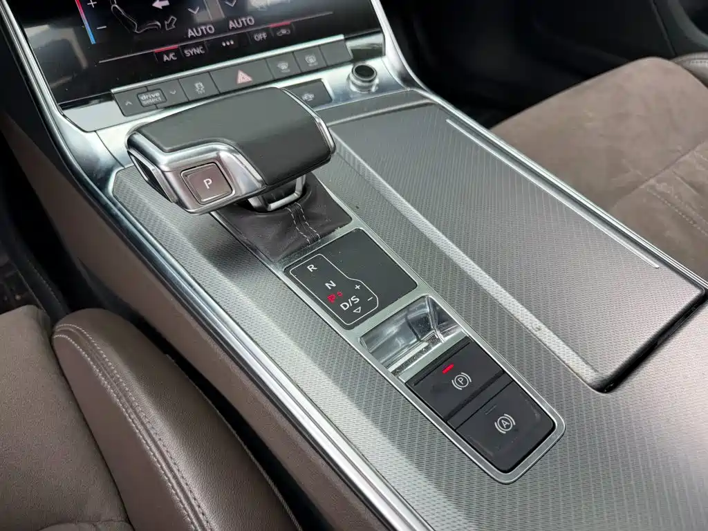 Audi A7L — миниатюра 9