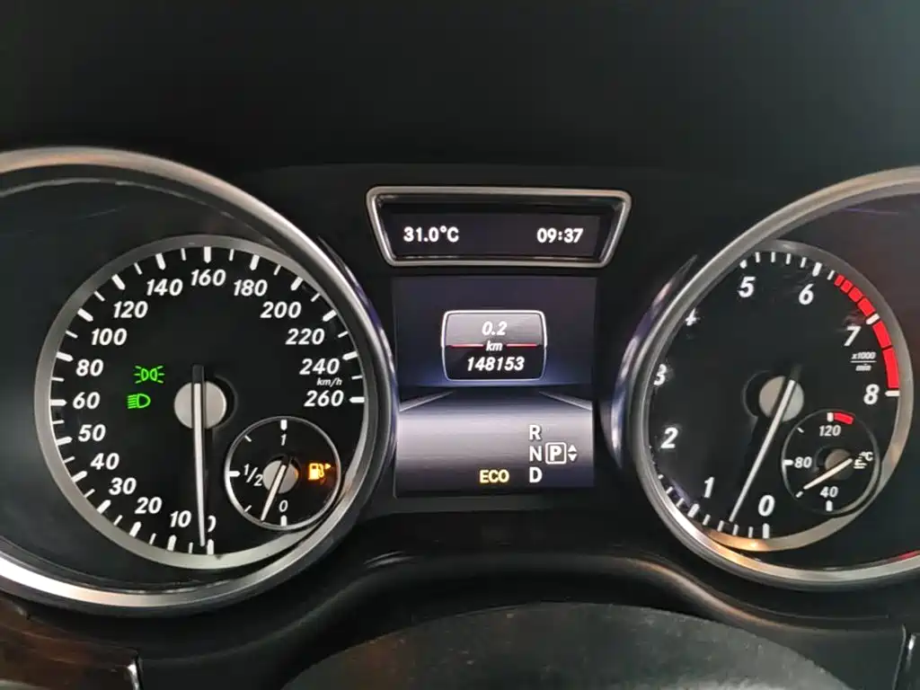 Mercedes-Benz M-Class — миниатюра 12
