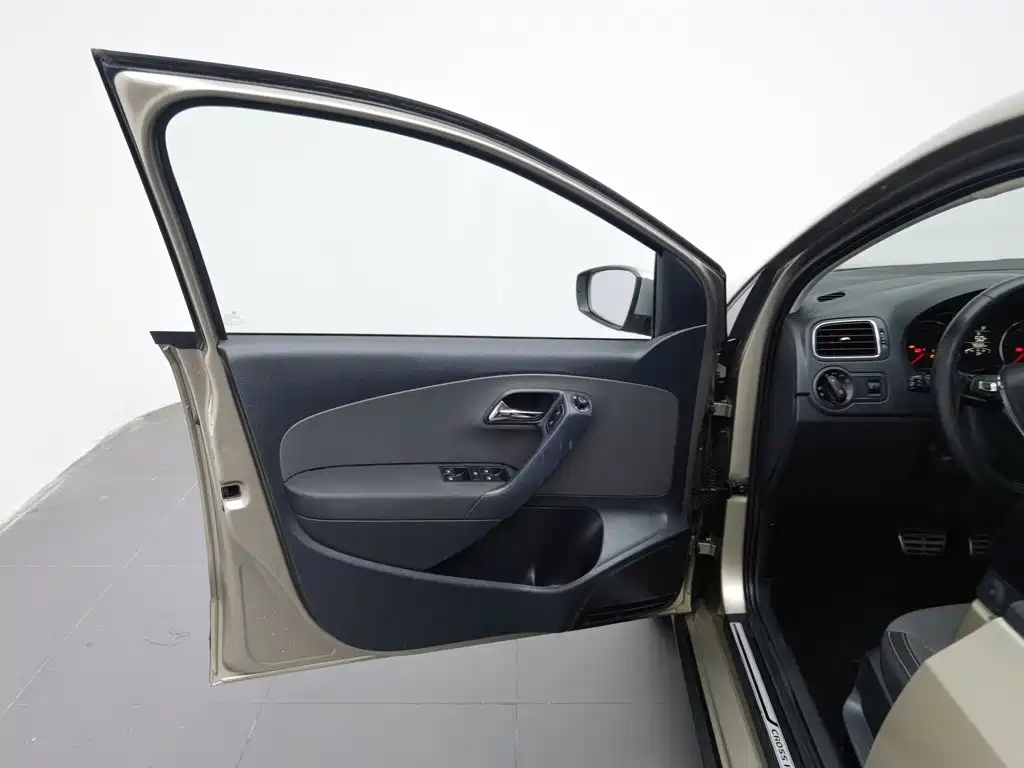 Volkswagen Polo — миниатюра 8