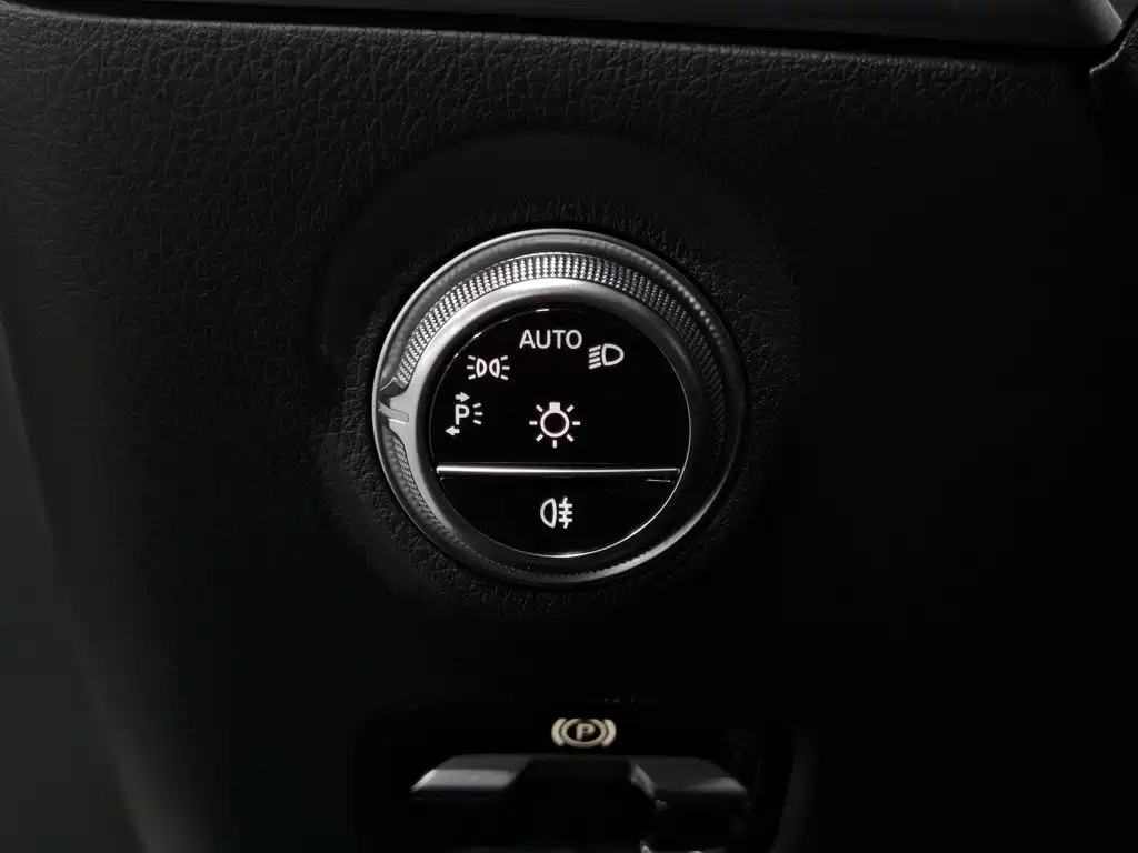 Mercedes-Benz C-Class New Energy — миниатюра 21