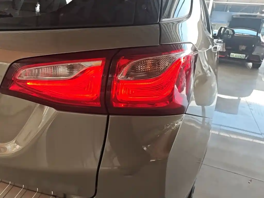 Chevrolet Equinox — миниатюра 8
