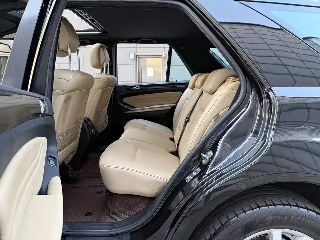 Mercedes-Benz M-Class — миниатюра 6