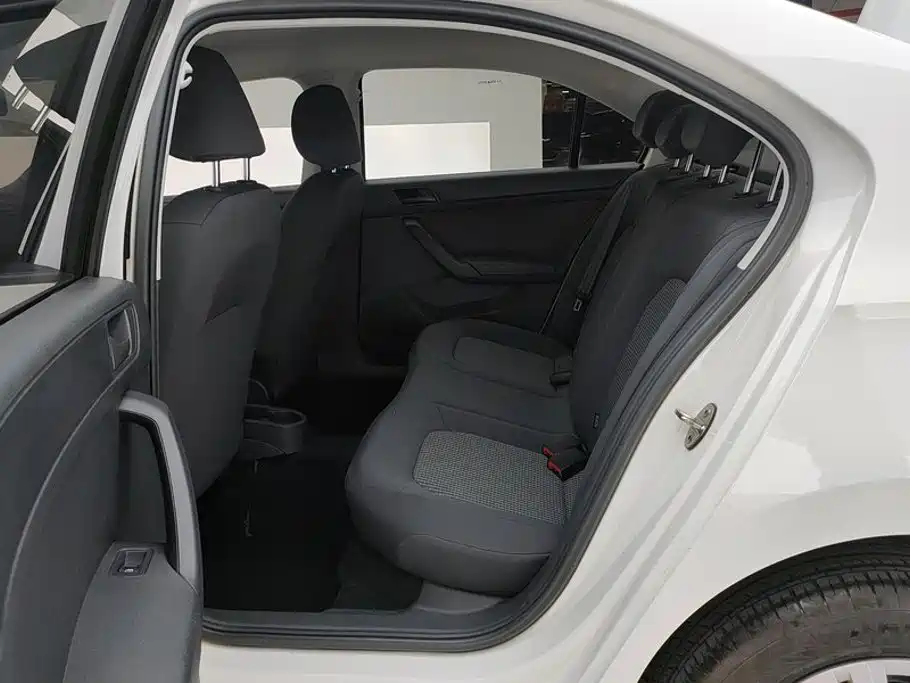 Volkswagen Santana — миниатюра 11