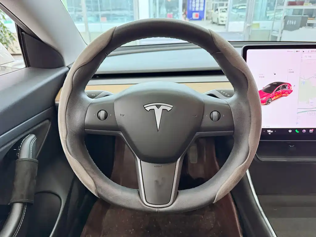Tesla Model 3 — фотографии объявления, Фото 13