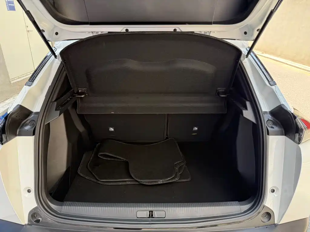 Peugeot 2008 — миниатюра 21