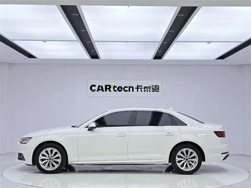 Audi A4L 2019 40 TFSI VI
