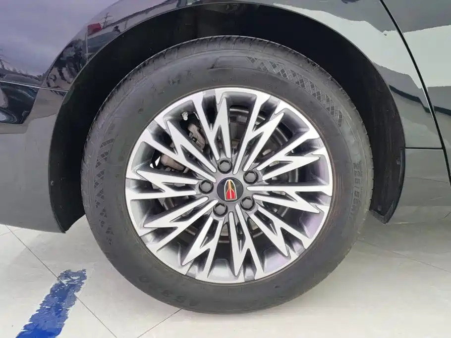 Hongqi Hongqi H5 — миниатюра 6