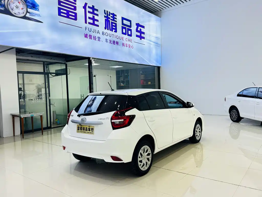 Toyota Vios FS — миниатюра 5