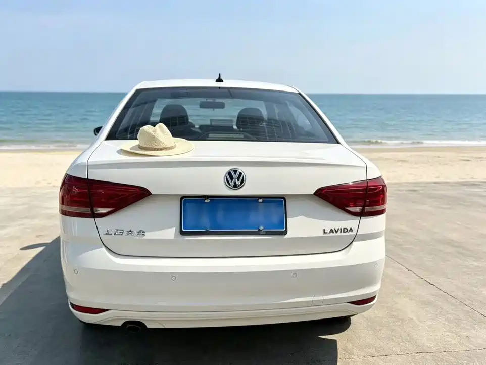 Volkswagen Lavida — миниатюра 4