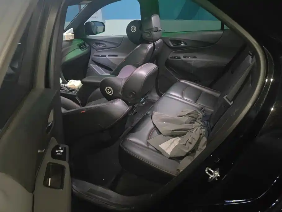 Chevrolet Equinox — миниатюра 11